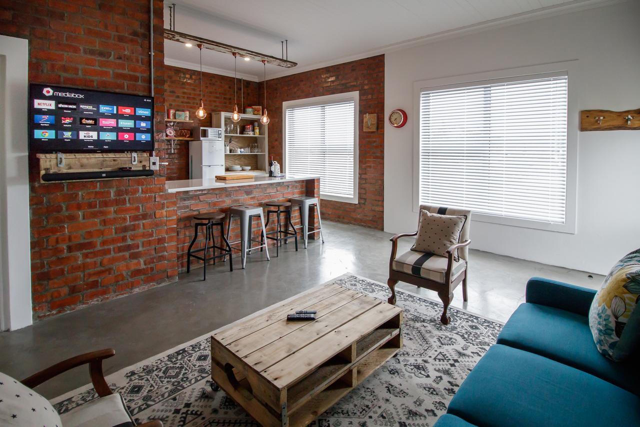 Rustic Retreat In Apartment Durbanville